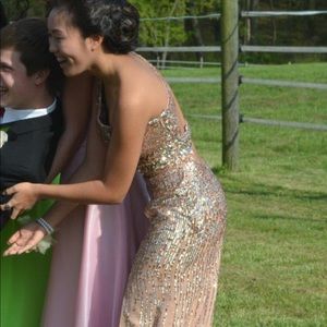 💖 a beautiful Sherry Hill prom dress 👗